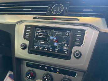 VOLKSWAGEN PASSAT 2.0 TDI BlueMotion Tech SE Business