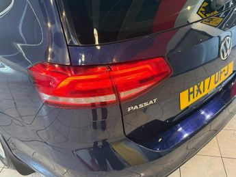 VOLKSWAGEN PASSAT 2.0 TDI BlueMotion Tech SE Business