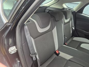 FORD FOCUS 1.0 T EcoBoost Zetec
