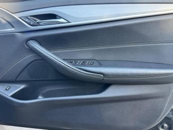 BMW 5 SERIES 2.0 520d SE Auto Euro 6 (s/s) 4dr