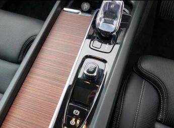 VOLVO XC60 2.0 Ultimate Bright T8 AWD (455 hp)