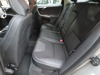 VOLVO XC60 2.4 D4 SE