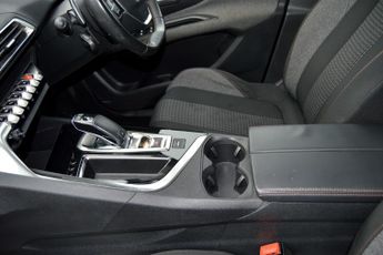 PEUGEOT 3008 1.2 PureTech Active