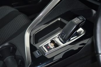 PEUGEOT 3008 1.2 PureTech Active