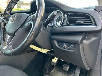 VAUXHALL INSIGNIA 1.6 Turbo D ecoTEC BlueInjection Tech Line Nav