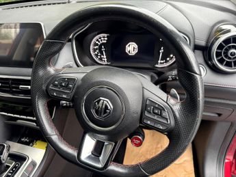 MG MG HS 1.5 T-GDI Exclusive