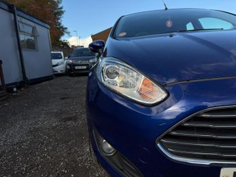 FORD FIESTA 1.0 Zetec Euro 5 (s/s) 5dr