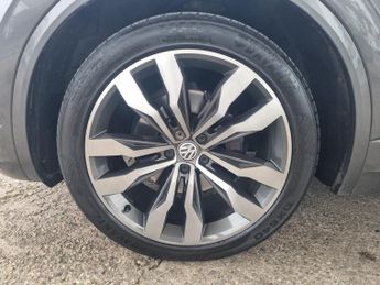 VOLKSWAGEN TOUAREG 3.0 TDI V6 Black Edition
