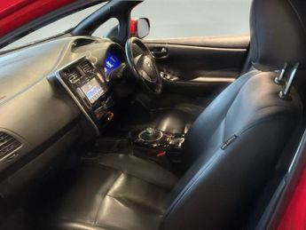 NISSAN LEAF 30kWh Tekna Auto 5dr