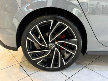 VOLKSWAGEN GOLF 2.0 TDI GTD
