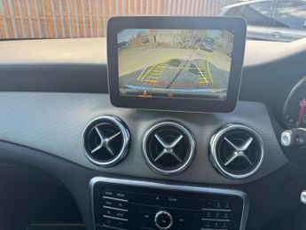 MERCEDES-BENZ GLA 1.6 GLA180 Urban Edition