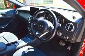 MERCEDES-BENZ GLA 2.1 GLA220d AMG Line