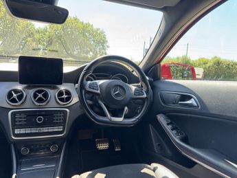 MERCEDES-BENZ GLA 2.1 GLA220d AMG Line