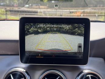 MERCEDES-BENZ GLA 2.1 GLA220d AMG Line