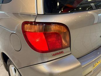 TOYOTA YARIS 1.5 VVT-i T Sport