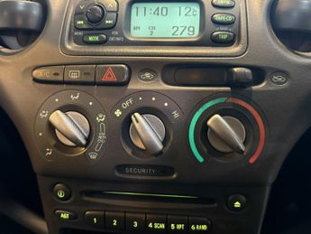 TOYOTA YARIS 1.5 VVT-i T Sport