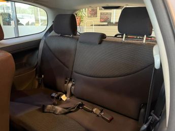 TOYOTA YARIS 1.5 VVT-i T Sport