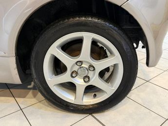 TOYOTA YARIS 1.5 VVT-i T Sport