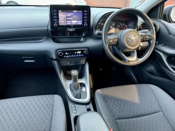 TOYOTA YARIS 1.5 VVT-h Icon