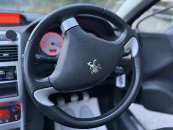 PEUGEOT 307 CC 1.6 16v Allure