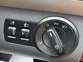 Volkswagen Touran 1.4 TSI Sport MPV 5dr Petrol Automatic (7 Seats) (180 g/km, 138 