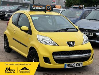 Peugeot 107 1.0 12v Urban Hatchback 1