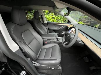Tesla Model Y Long Range, 19in Dark Gemini Wheels, Autopilot, Heat Pump, Premi