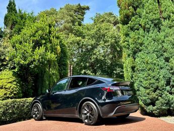Tesla Model Y Long Range, 19in Dark Gemini Wheels, Autopilot, Heat Pump, Premi