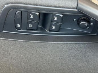 Audi A1 Sport Tfsi Sport Tfsi 1.4 TFSI Sport Sportback S Tronic Euro 5 (s/s) 5dr 1.