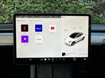 Tesla Model Y Long Range, 19in Dark Gemini Wheels, Autopilot, Heat Pump, Premi