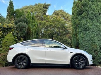 Tesla Model Y Long Range, 19in Dark Gemini Wheels, Autopilot, Heat Pump, Premi