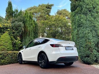 Tesla Model Y Long Range, 19in Dark Gemini Wheels, Autopilot, Heat Pump, Premi