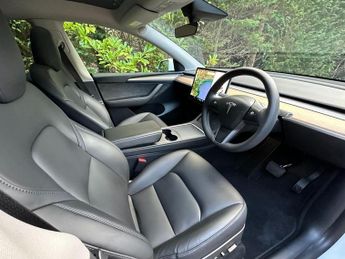Tesla Model Y Long Range, 19in Dark Gemini Wheels, Autopilot, Heat Pump, Premi