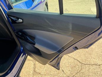 Volkswagen ID.4 109KW 52KWH LIFE PURE 110KC