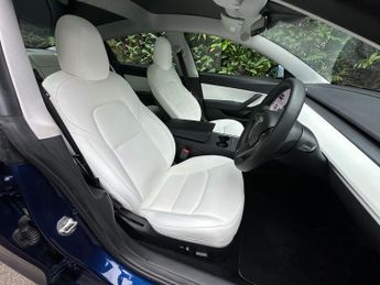 Tesla Model 3 Long Range, Heat Pump, Autopilot, Premium White Interior, Matrix