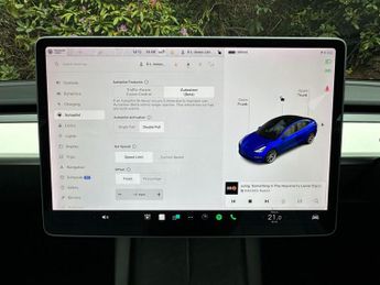 Tesla Model 3 Long Range, Heat Pump, Autopilot, Premium White Interior, Matrix