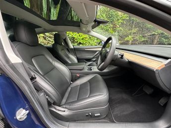 Tesla Model 3 Long Range, Enhanced Autopilot, Heat Pump, Premium Black Interio