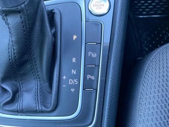 Volkswagen Golf 1.2 TSI SE TECH DSG AUTOMATIC 1.3