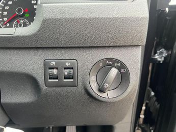 Volkswagen Caddy C20 Highline TDI DSG 2