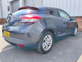 Renault Megane Dynamique Tomtom Vvt / Petrol / Manual / ulez / Hatchback / Grey