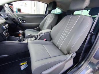 Renault Megane Dynamique Tomtom Vvt / Petrol / Manual / ulez / Hatchback / Grey