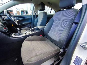 Vauxhall Insignia Sri Nav Cdti Ecoflex / Diesel / Manual / Saloon / White 2