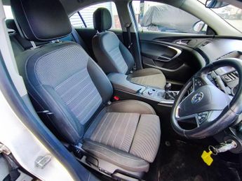 Vauxhall Insignia Sri Nav Cdti Ecoflex / Diesel / Manual / Saloon / White 2