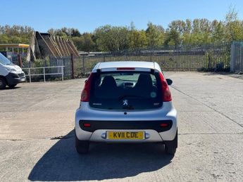 Peugeot 107 1.0 12v Urban Hatchback 1
