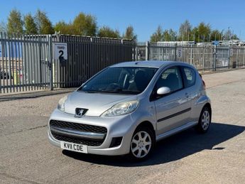 Peugeot 107 1.0 12v Urban Hatchback 1
