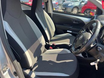 Toyota Aygo X-Play VVT-I CVT 1