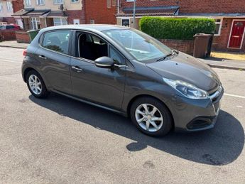 Peugeot 208 Active Blue Hdi / Manual / Diesel / Hatchback / Grey 1.6