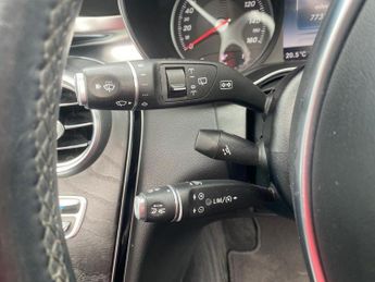 Mercedes-benz C Class 2.1 C220d AMG LINE (premium Plus) Estate AUTOMATIC FSH 2.1