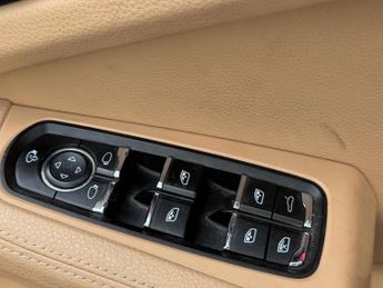Porsche Macan 2.0T SUV 5dr Petrol PDK 4WD (s/s) (252 ps) 2