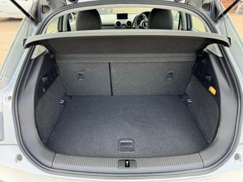 Audi A1 Sport Tfsi Sport Tfsi 1.4 TFSI Sport Sportback S Tronic Euro 5 (s/s) 5dr 1.